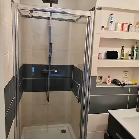 Spacieux 6 Pers, Proche Gare Et Centre Ancien, Clim, Wifi Appartement Fréjus